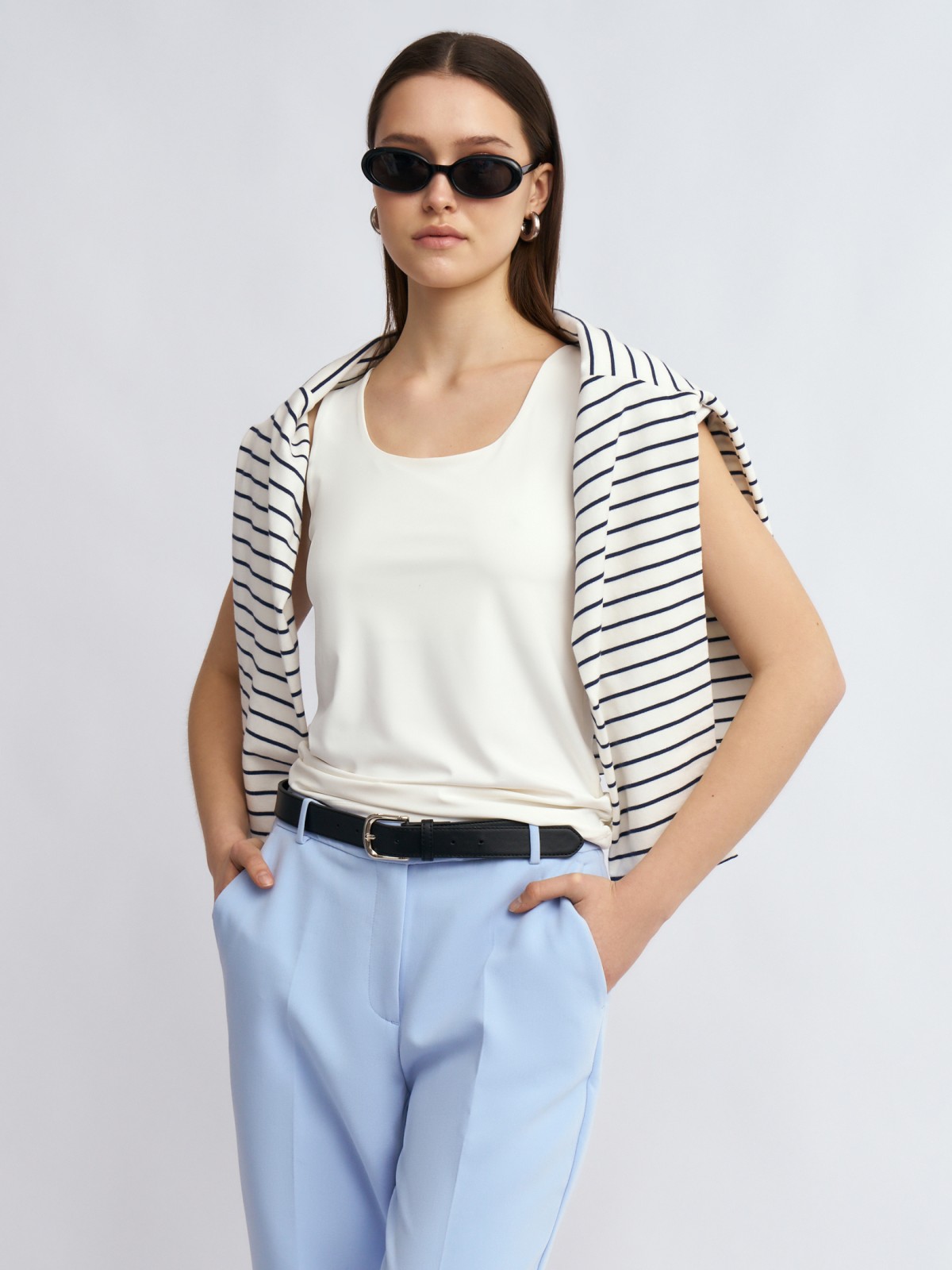 Бесшовный топ-майка без рукавов