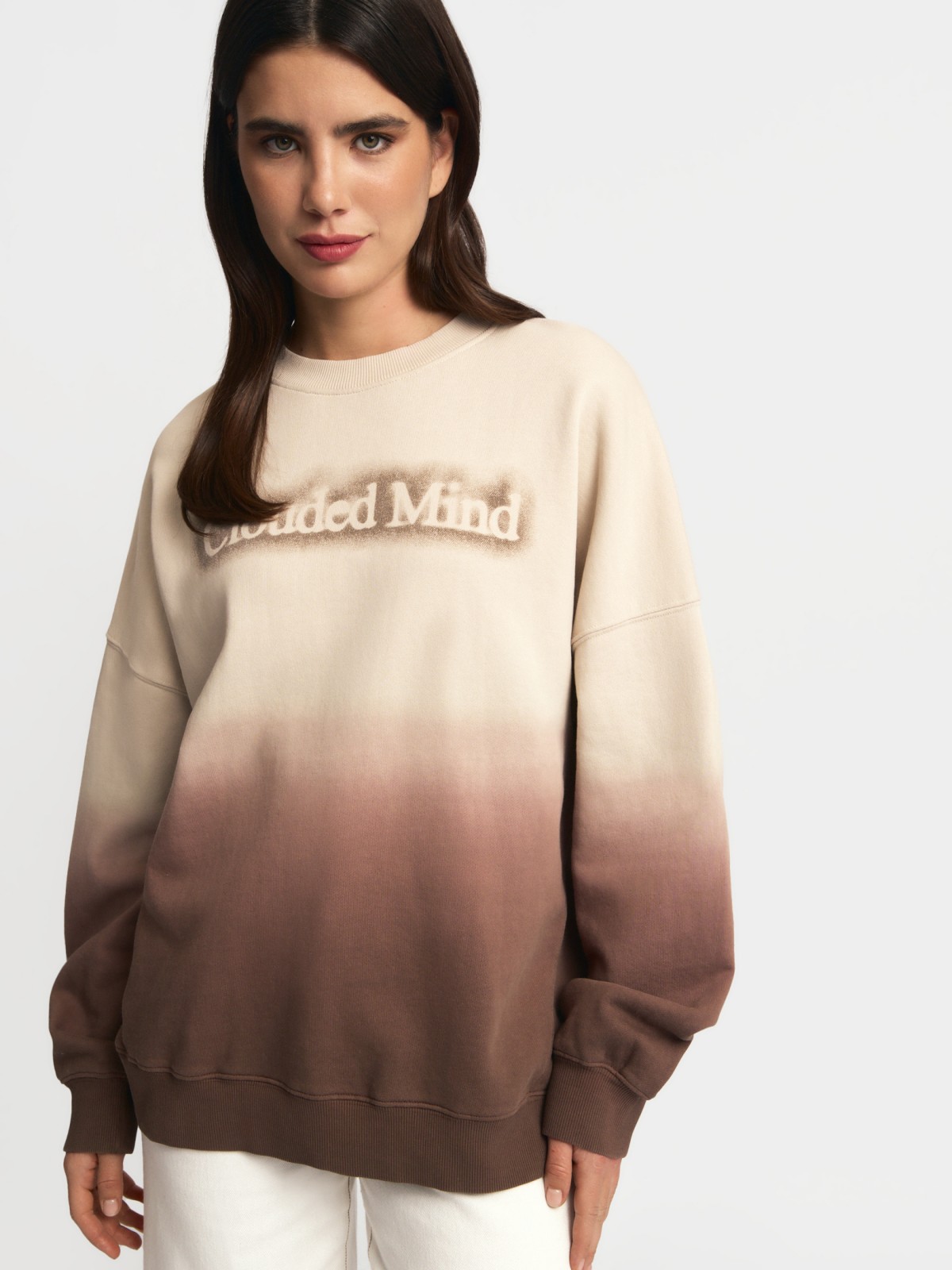 Свитшот оверсайз с надписью