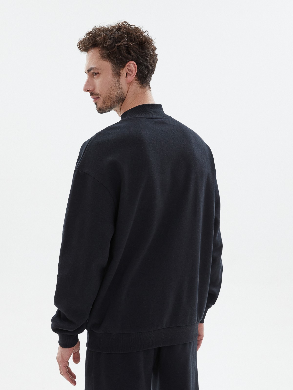 Трикотажный свитшот с принтом-надписью