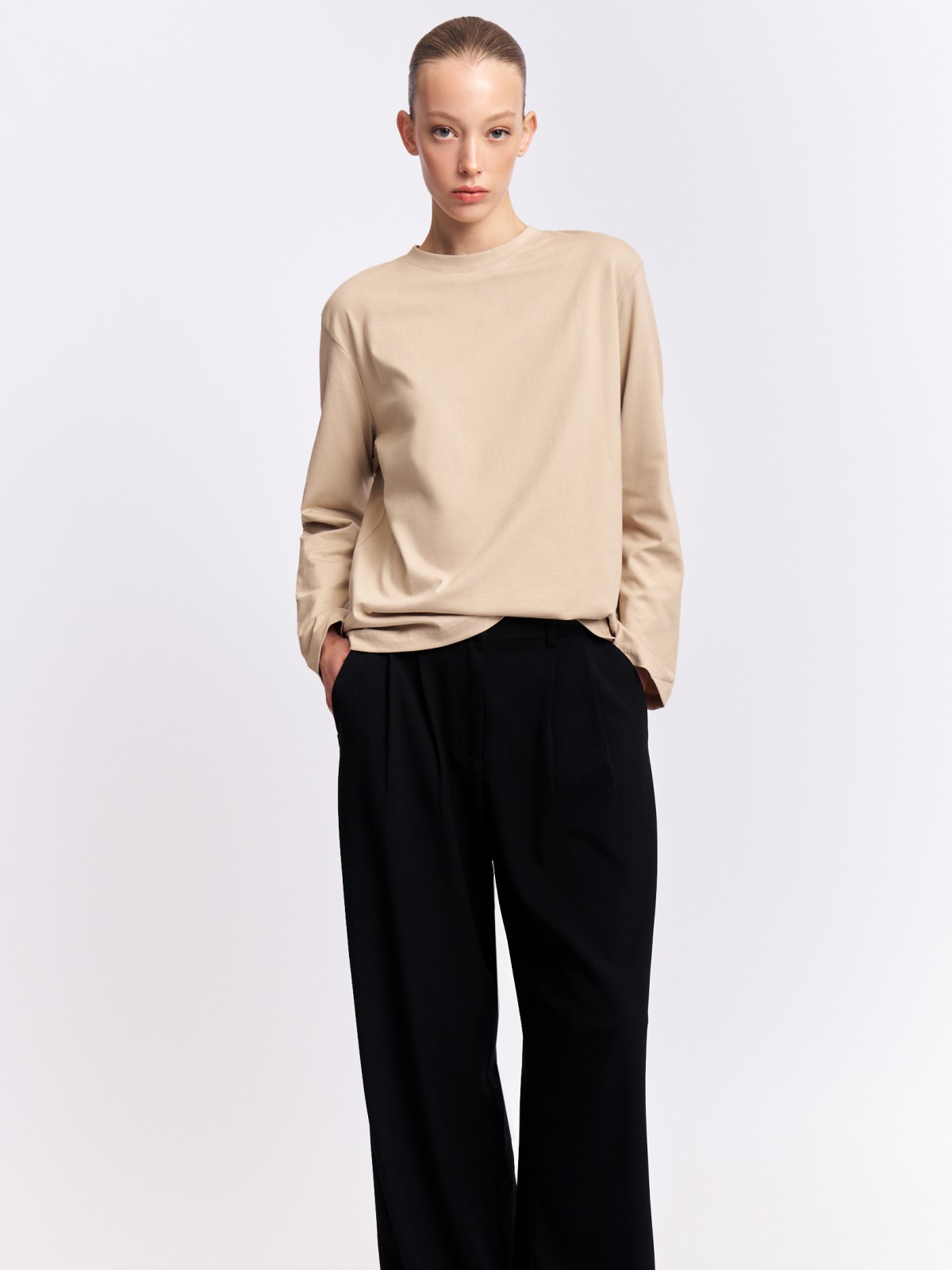 Лонгслив оверсайз фасона из хлопка