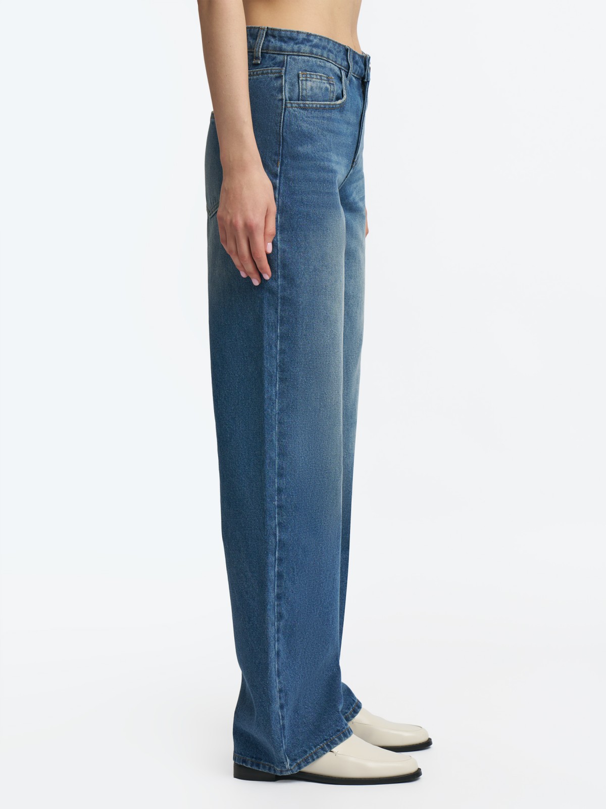 Джинсы прямого силуэта со средней посадкой