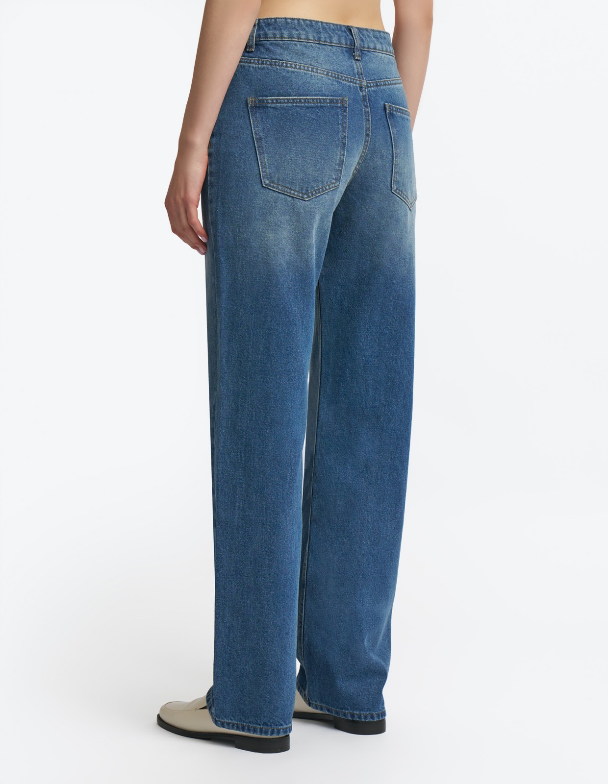 Джинсы прямого силуэта со средней посадкой