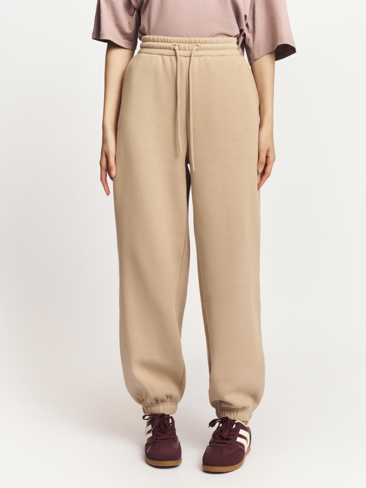 Утеплённые брюки-джоггеры на резинке