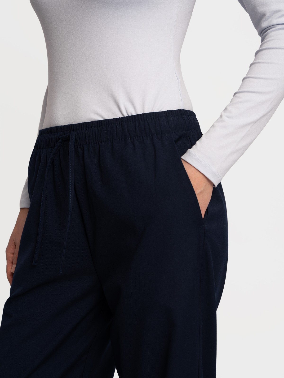 Прямые брюки на резинке с кулиской