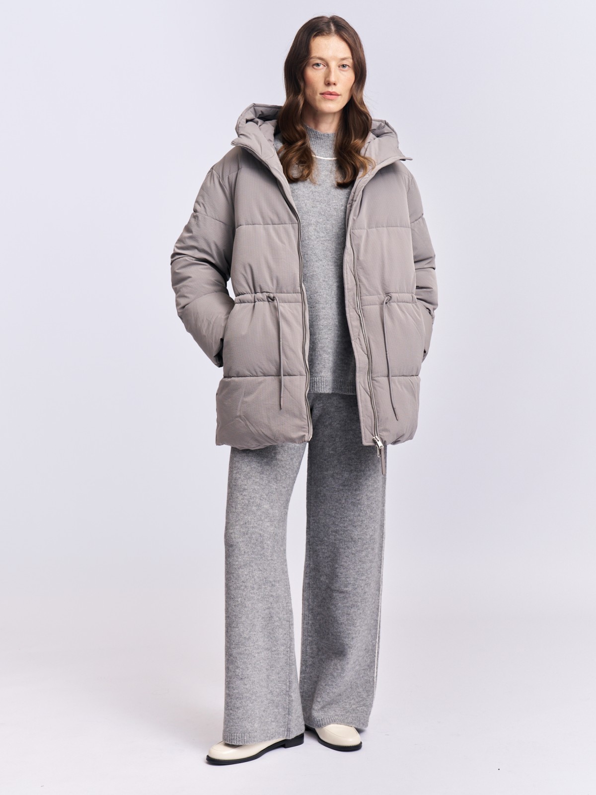 Тёплая куртка с капюшоном и кулиской