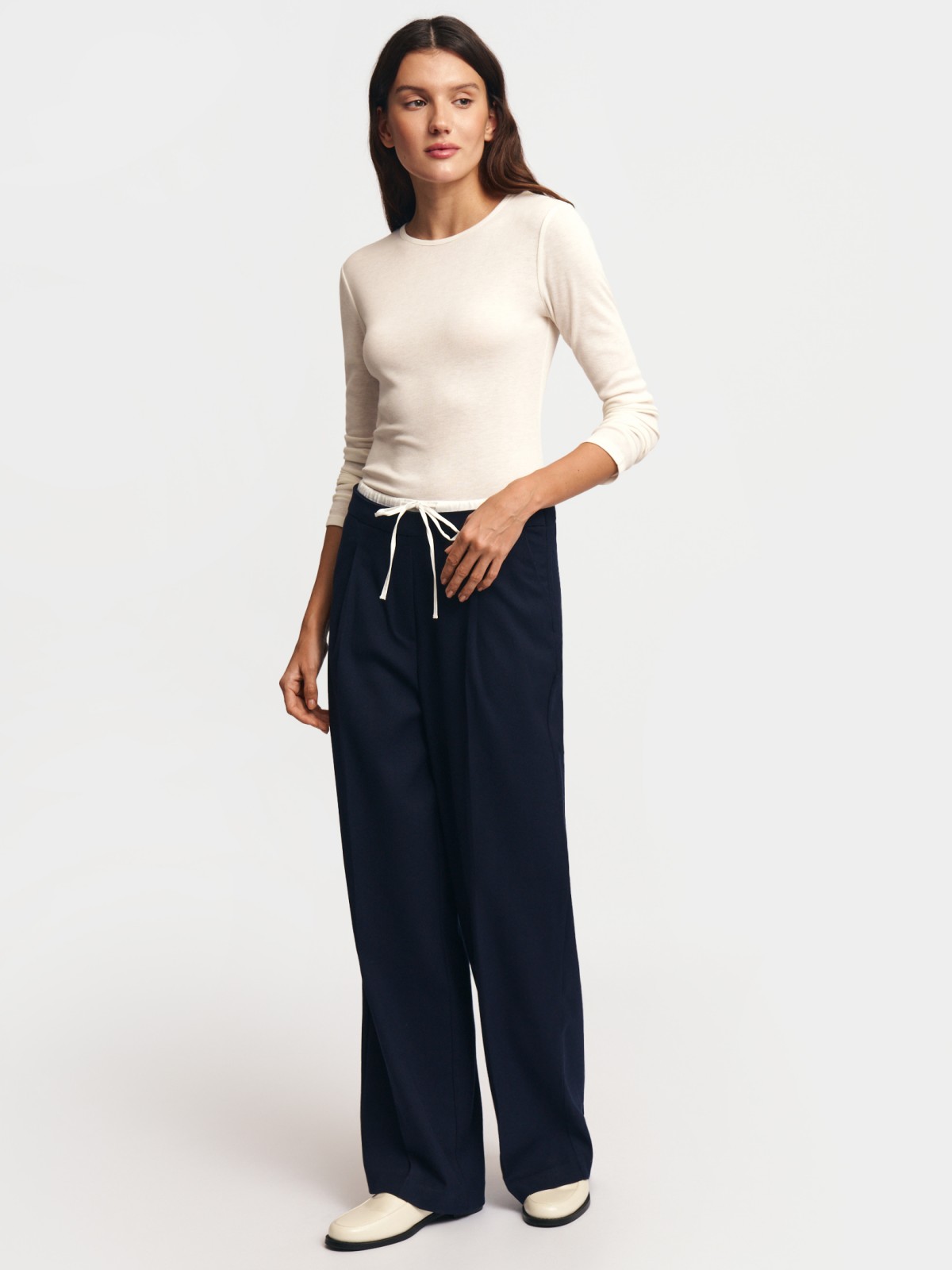 Брюки прямого силуэта с двойным поясом