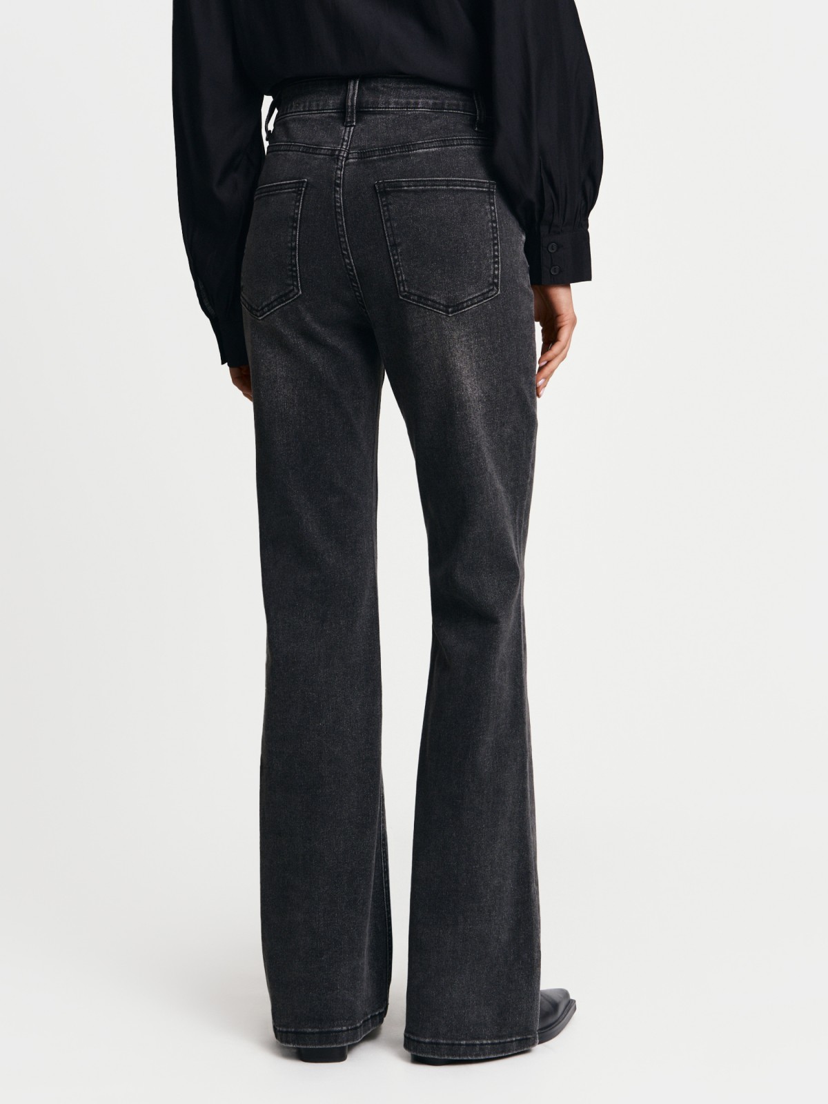Джинсы силуэта Bootcut с высокой посадкой