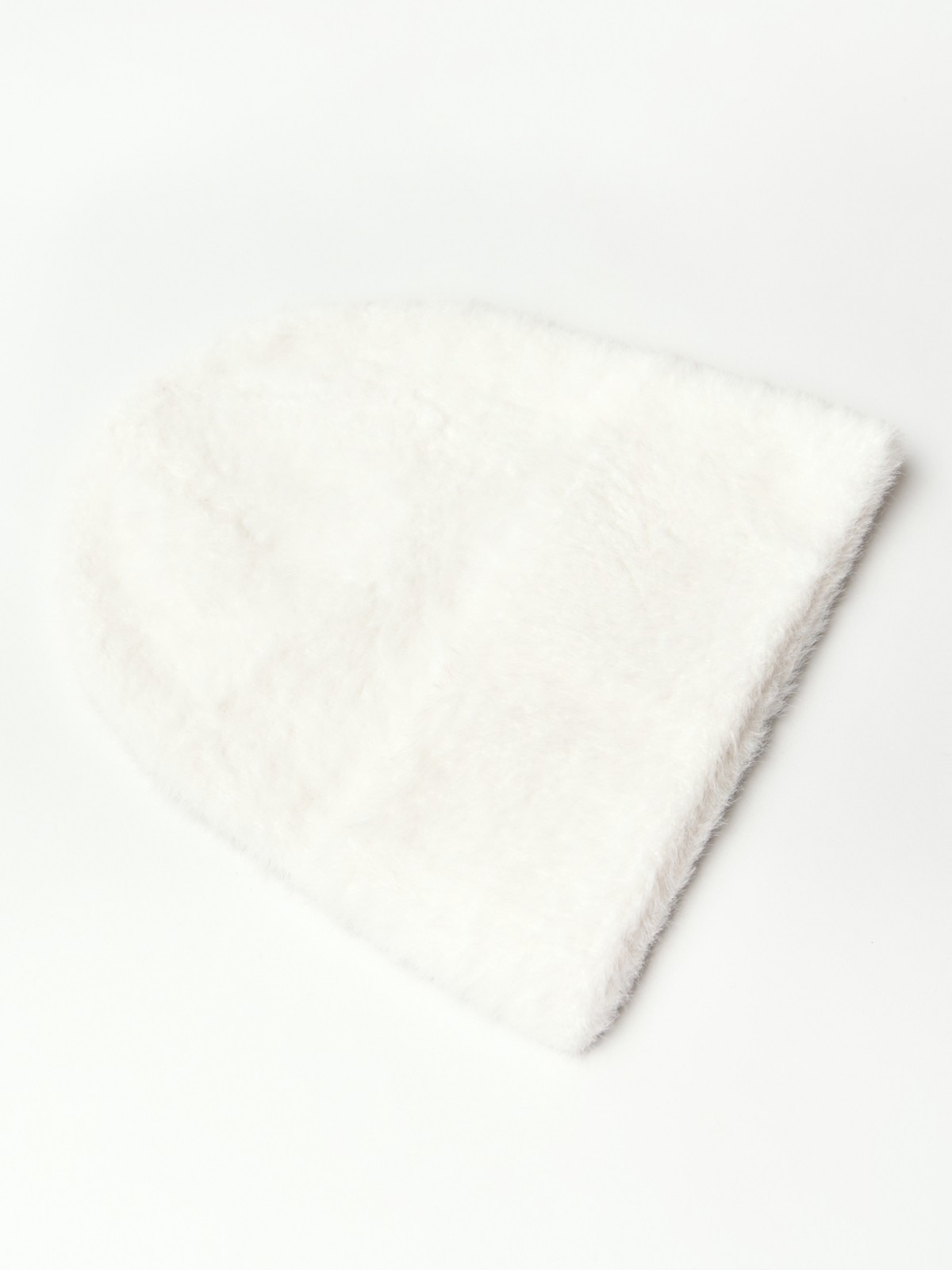 Вязаная шапка-бини с отворотом