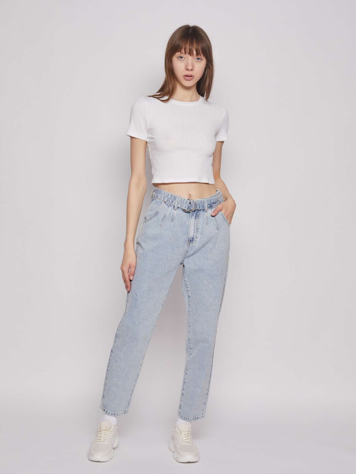 Джинсы силуэта Mom Fit с поясом