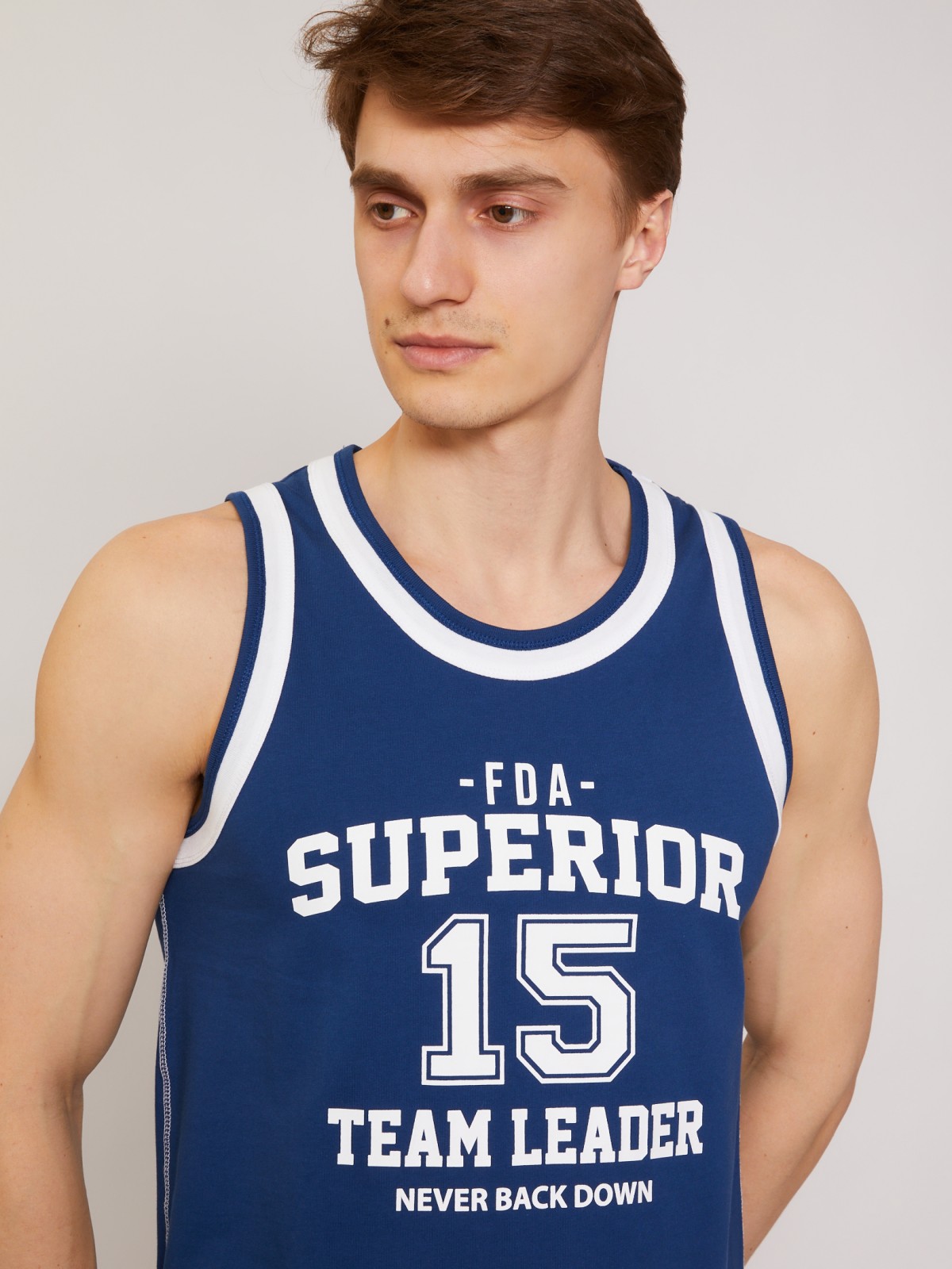 Майка в спортивном стиле