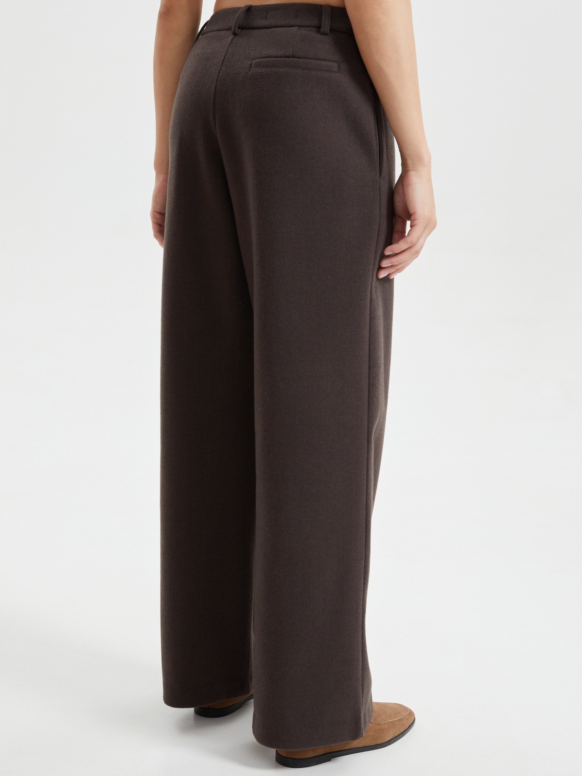 Офисные прямые брюки со стрелками