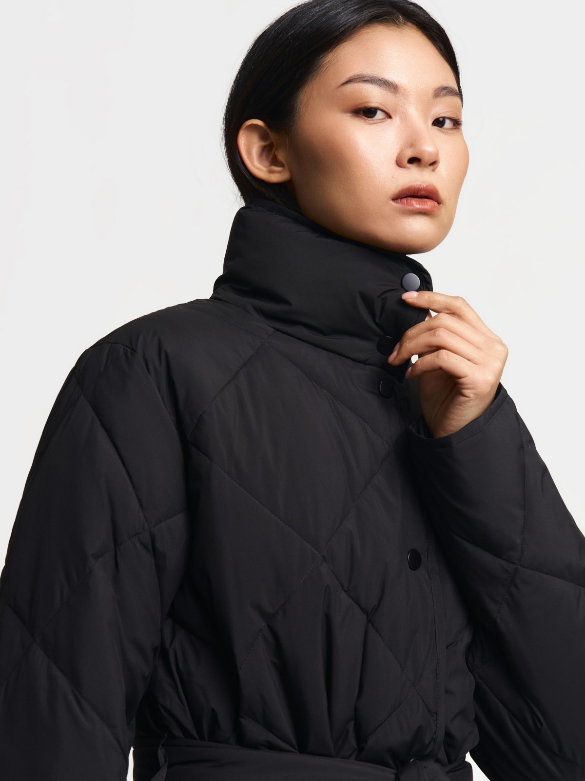 Тёплая куртка с воротником и поясом