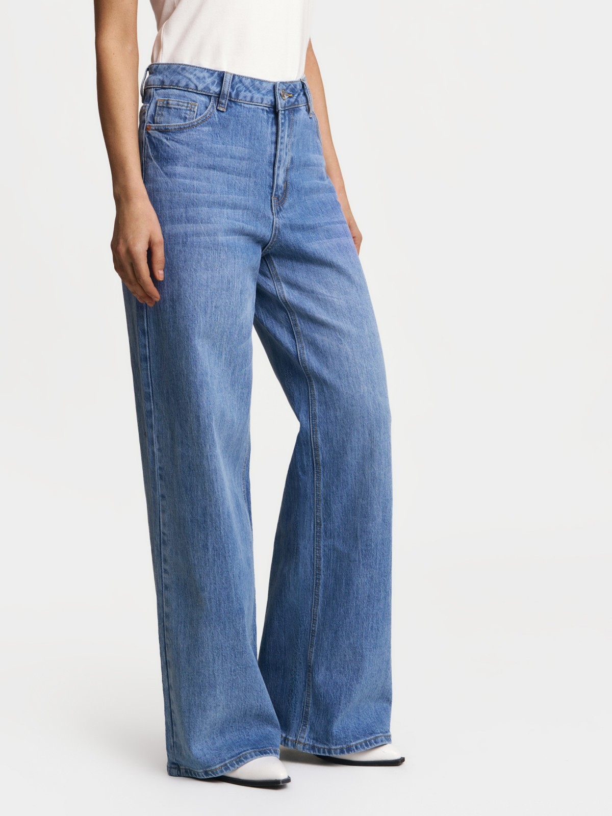 Джинсы силуэта Wide с высокой посадкой