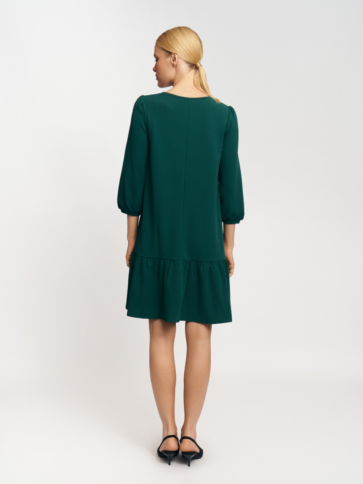 Платье А-силуэта длины мини с цепочкой