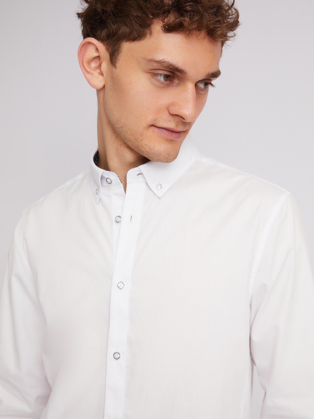 Офисная рубашка полуприталенного силуэта с длинным рукавом zolla 213322159062, цвет белый, размер XS - фото 4