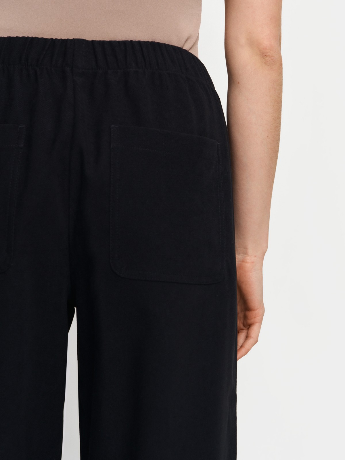 Брюки прямого фасона на резинке