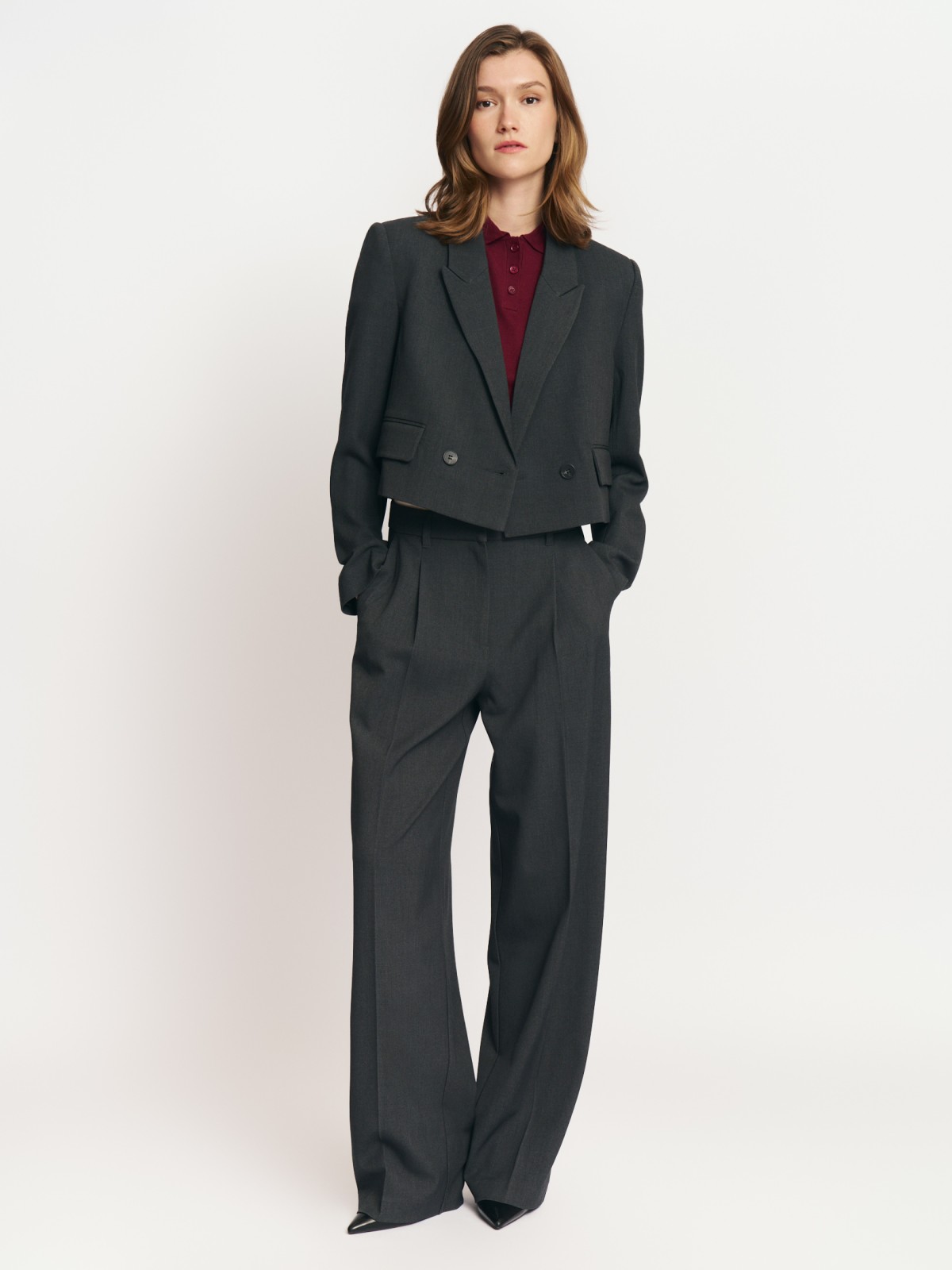 Двубортный жакет укороченного силуэта