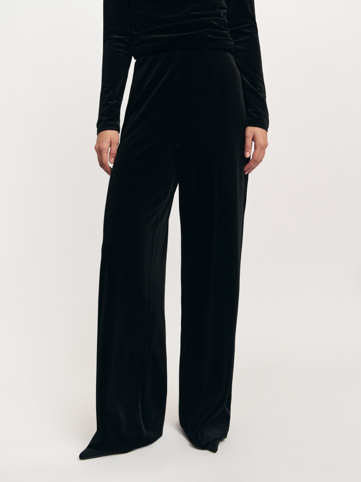 Бархатные брюки на резинке