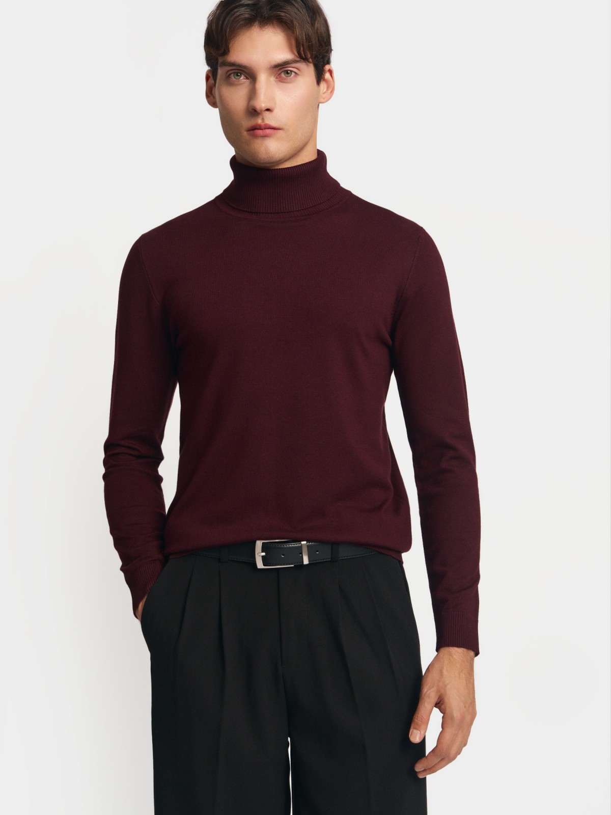 Тонкая трикотажная водолазка с воротником гольф