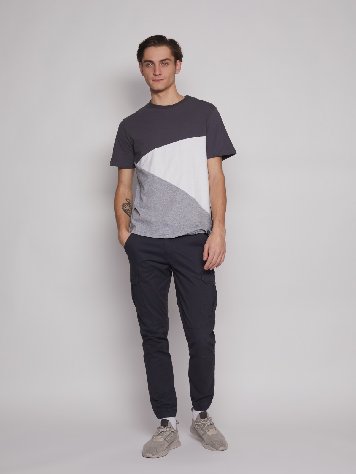 Футболка в стиле color blocking