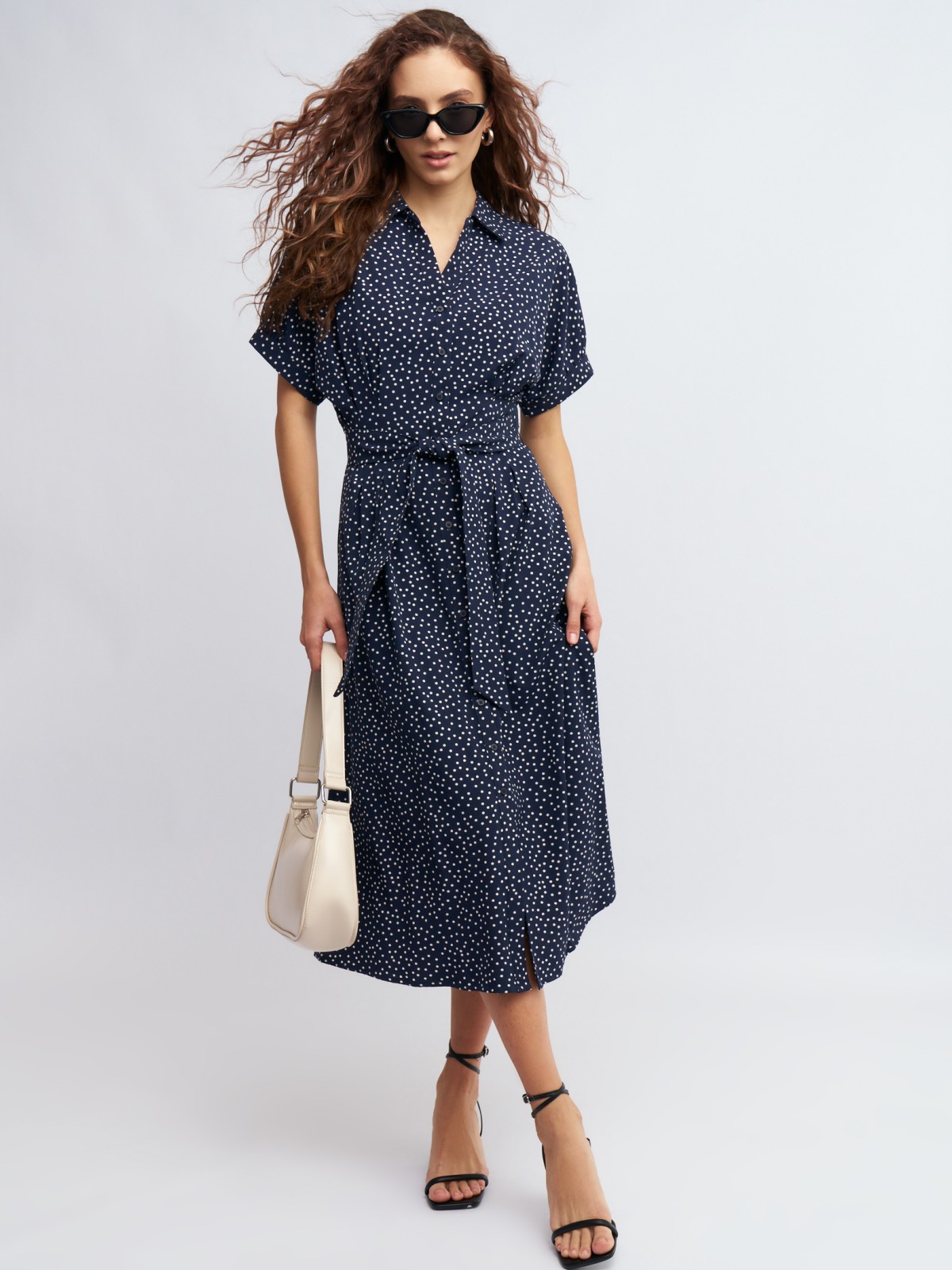 Платье-рубашка с акцентными короткими рукавами