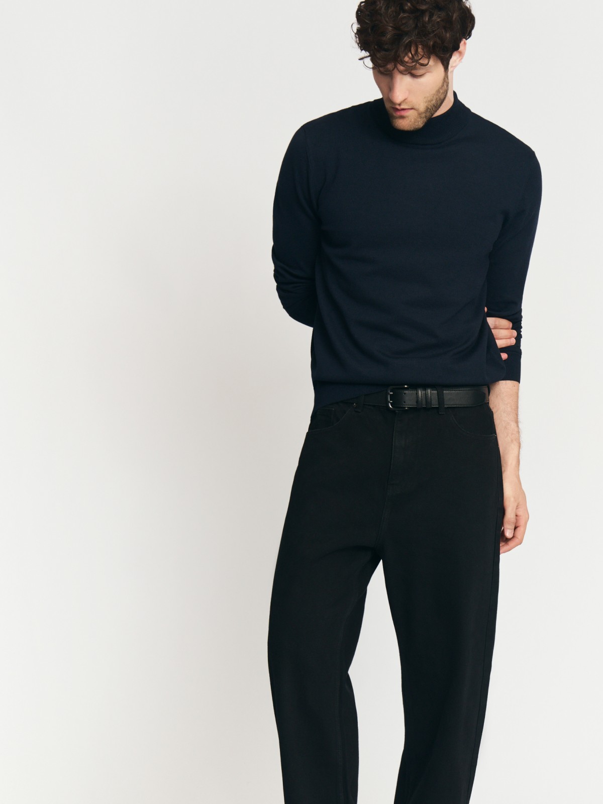 Тонкая трикотажная водолазка с горлом