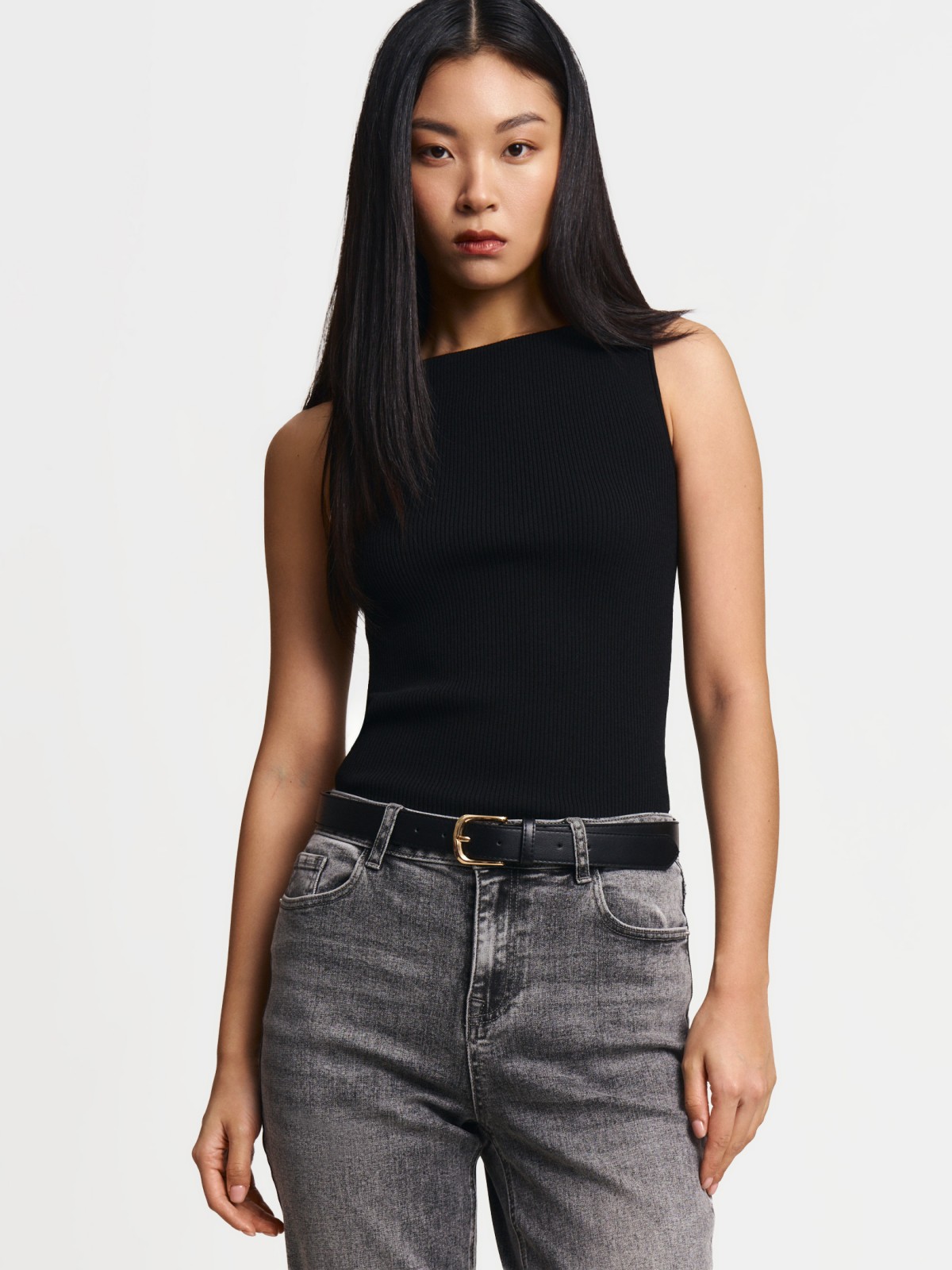 Трикотажный топ без рукавов