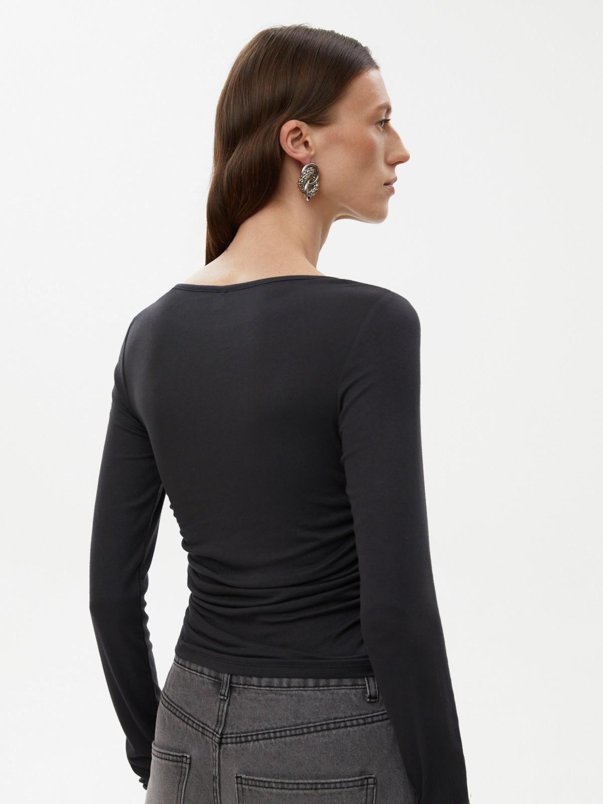 Трикотажный лонгслив с драпировкой