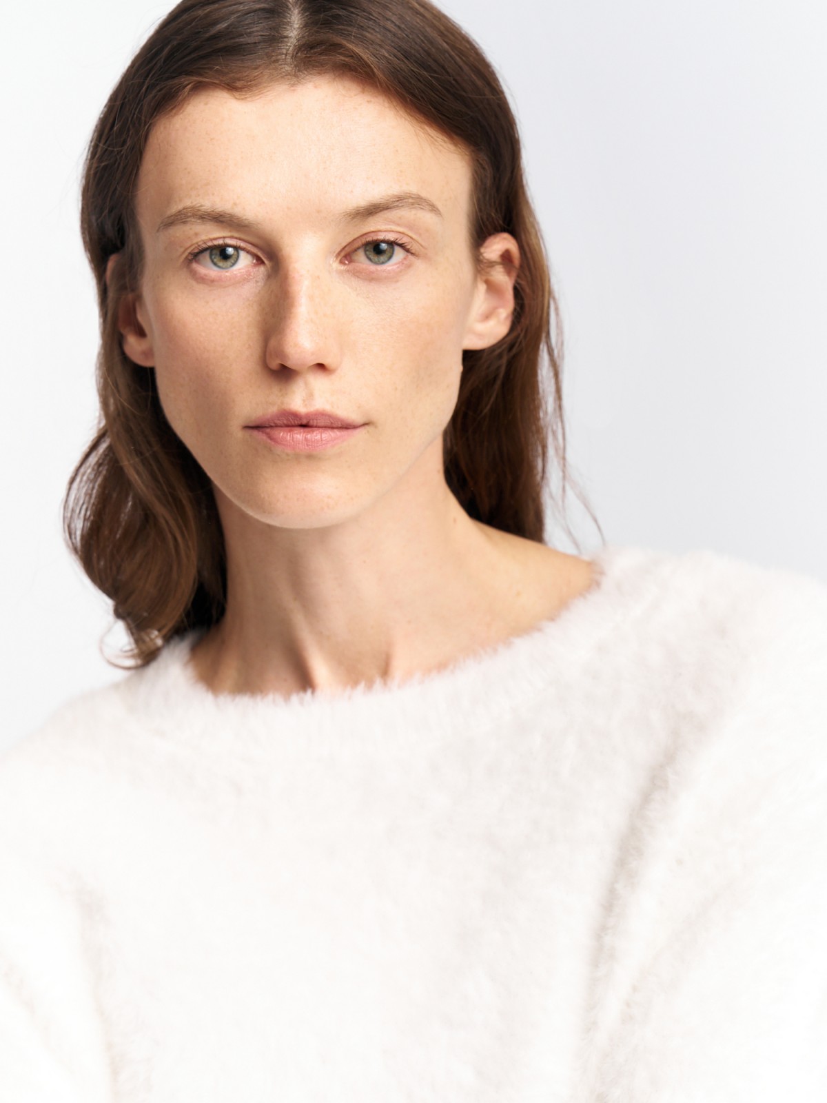 Тёплый пушистый вязаный джемпер