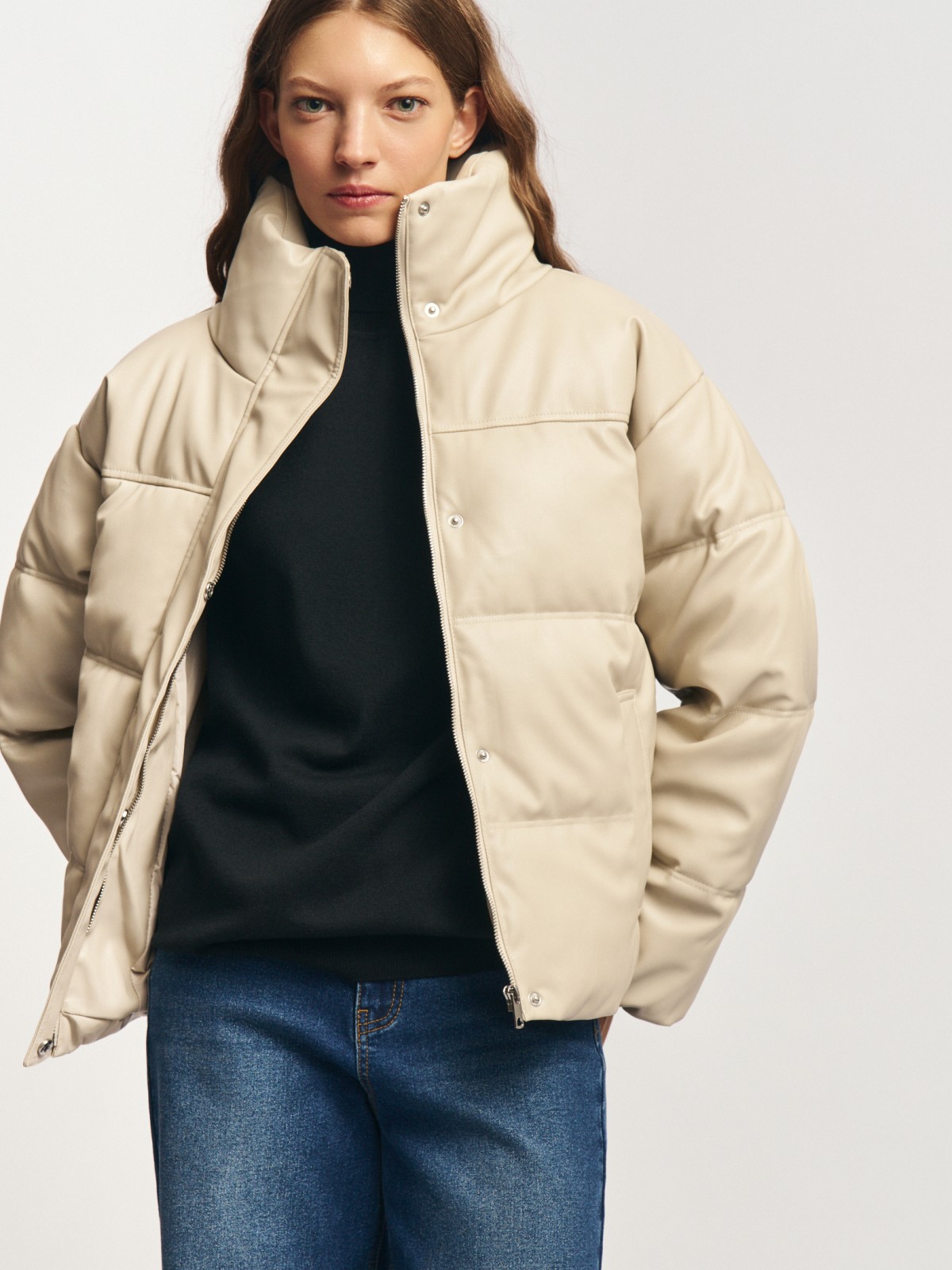 Тёплая стёганая куртка из экокожи с воротником