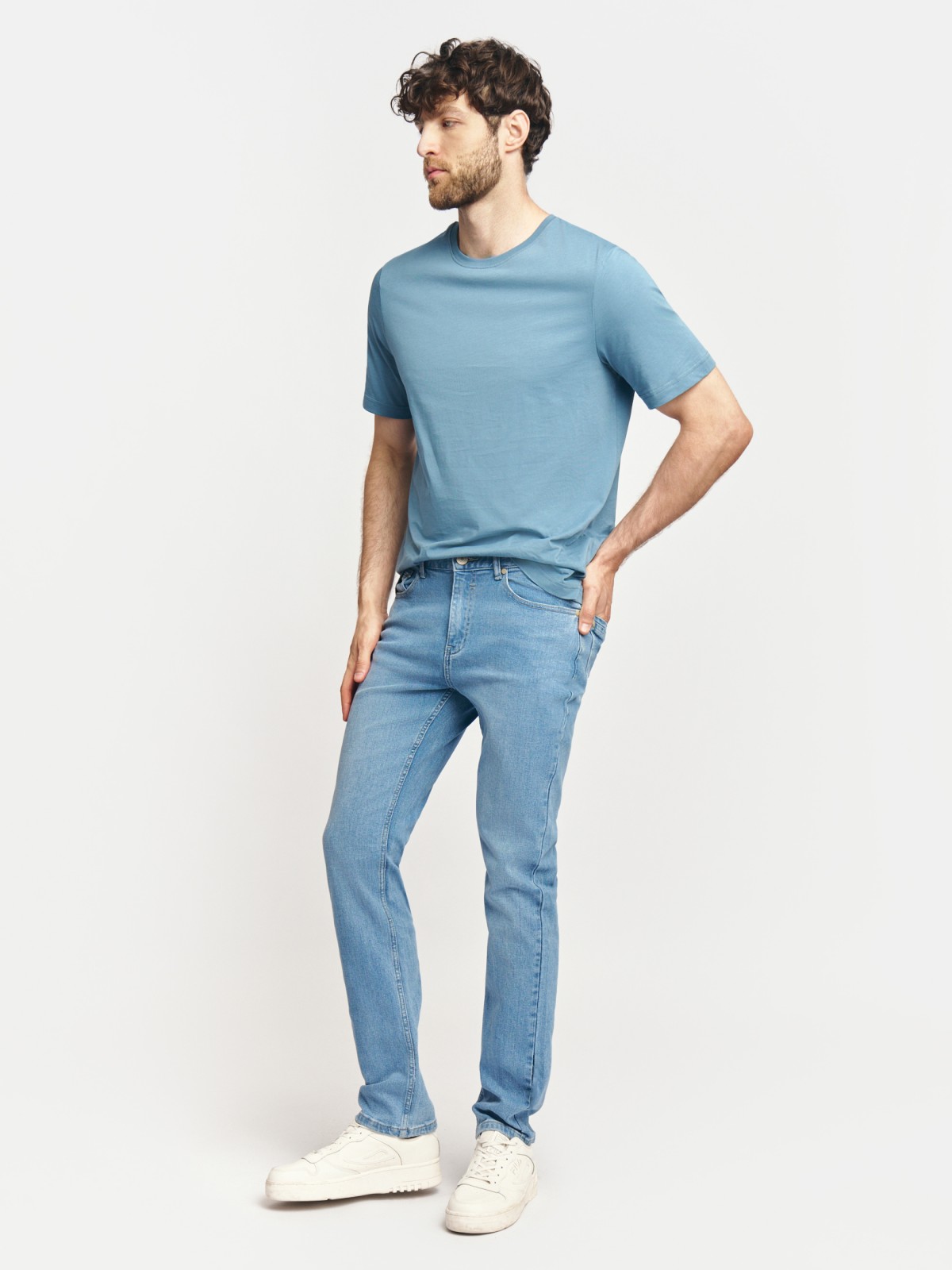 Джинсы фасона Slim