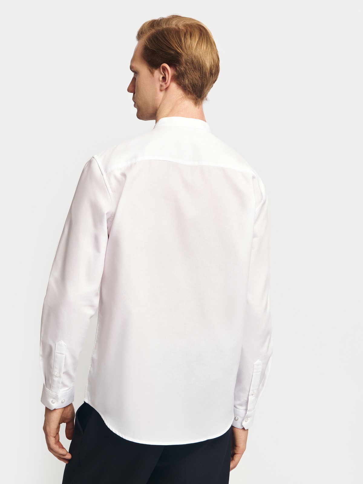 Офисная рубашка с воротником-стойкой и длинным рукавом