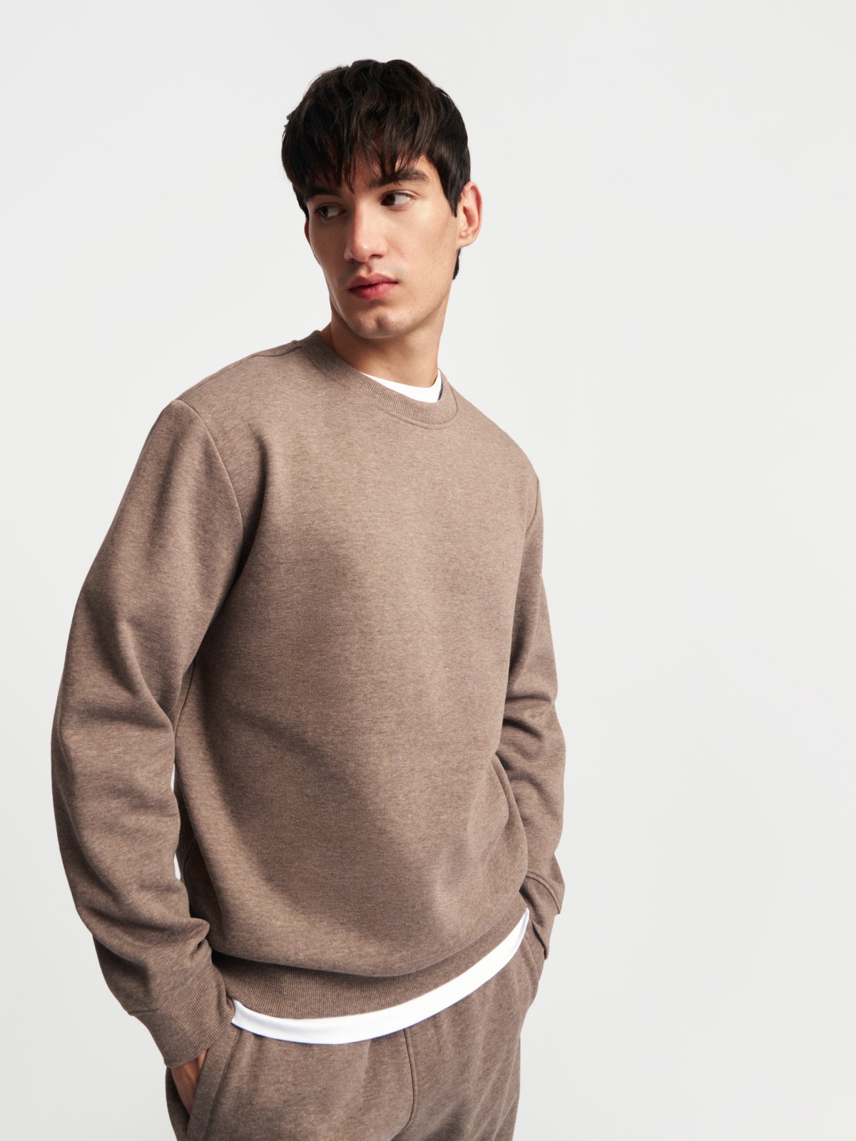 Утеплённый свитшот прямого кроя с длинным рукавом