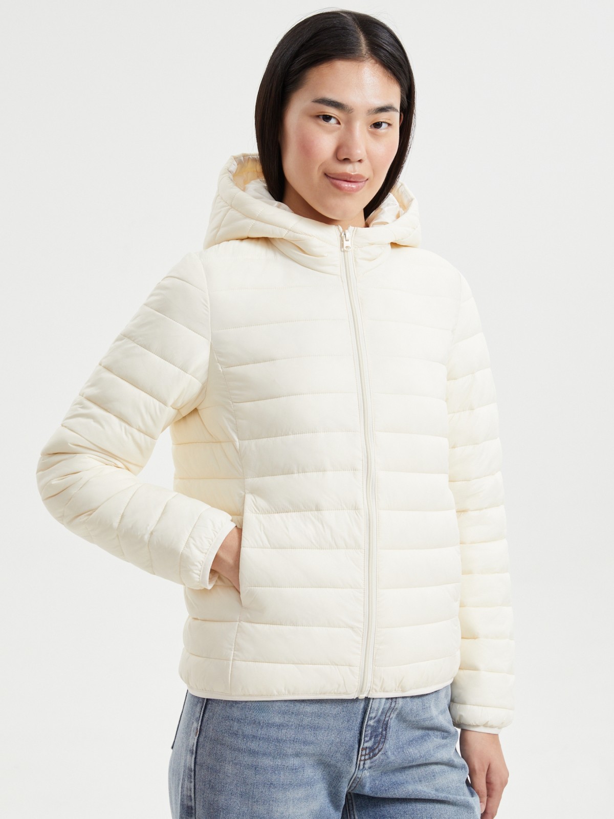 Тёплая стёганая куртка с капюшоном