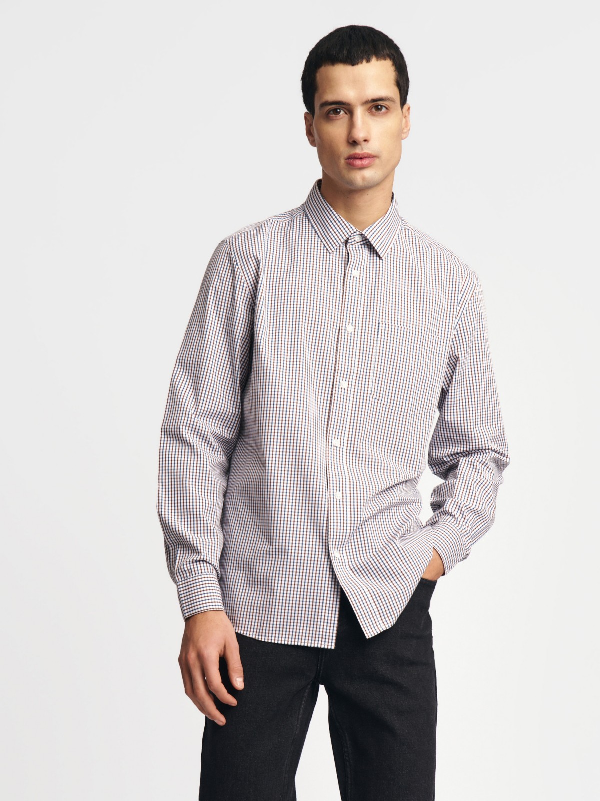 Офисная рубашка прямого силуэта с узором в клетку