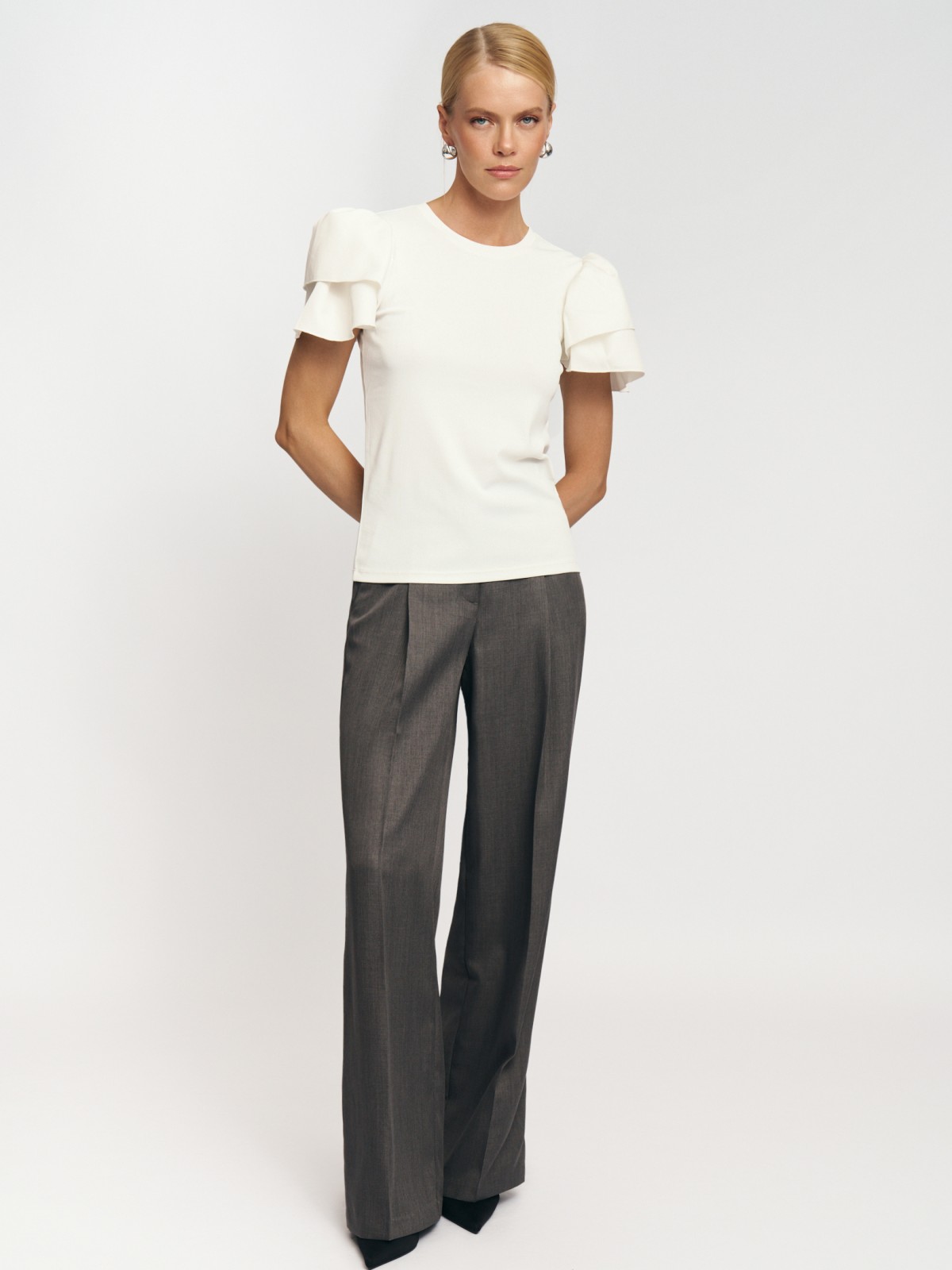 Топ-блузка с воланами на рукавах