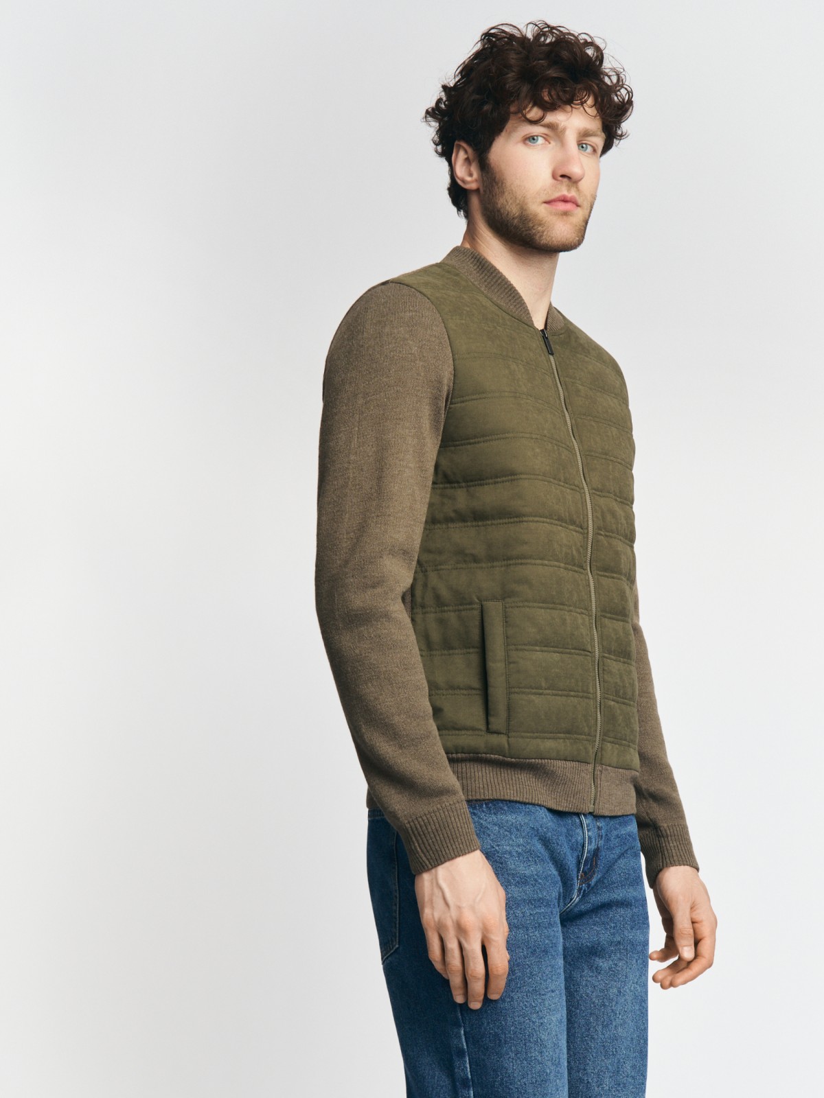 Утеплённая трикотажная толстовка-бомбер на молнии