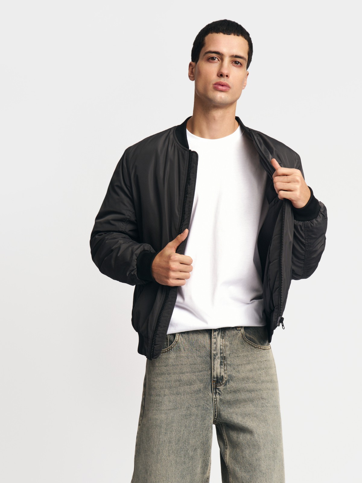 Утеплённая куртка-бомбер с воротником-стойкой