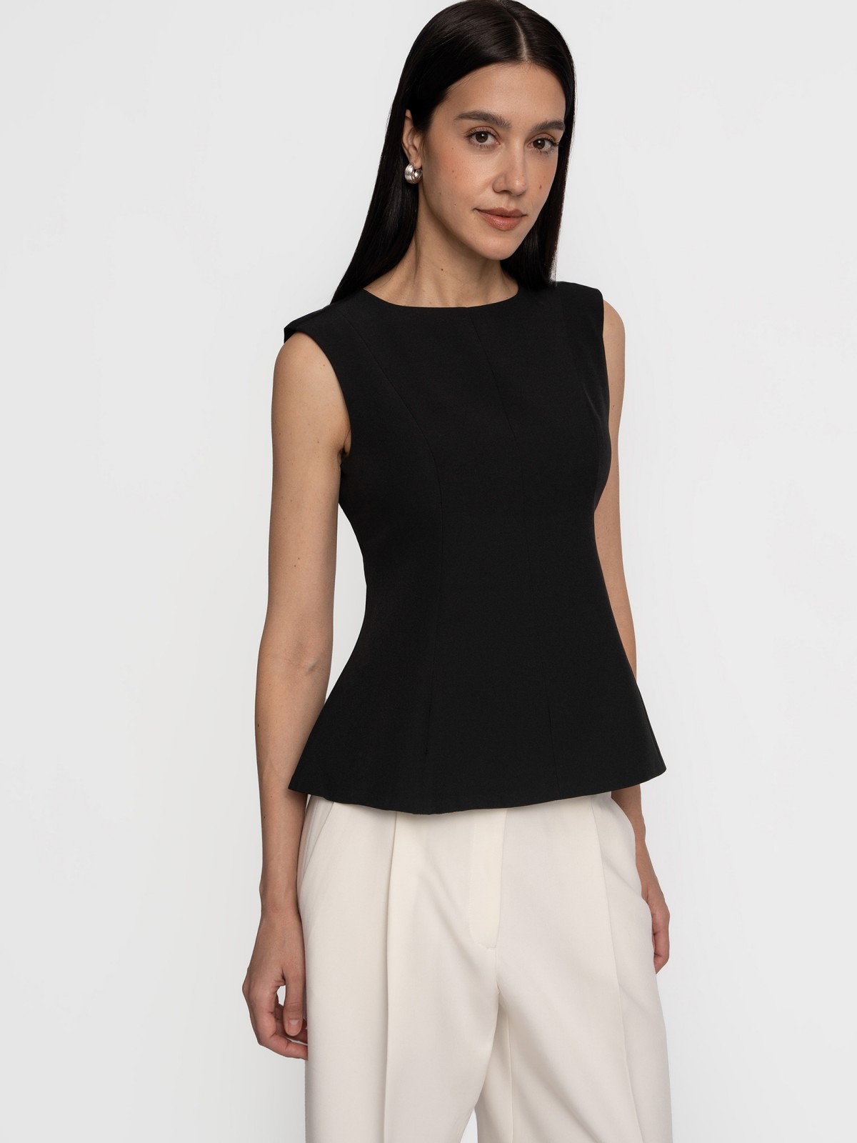 Блузка без рукавов