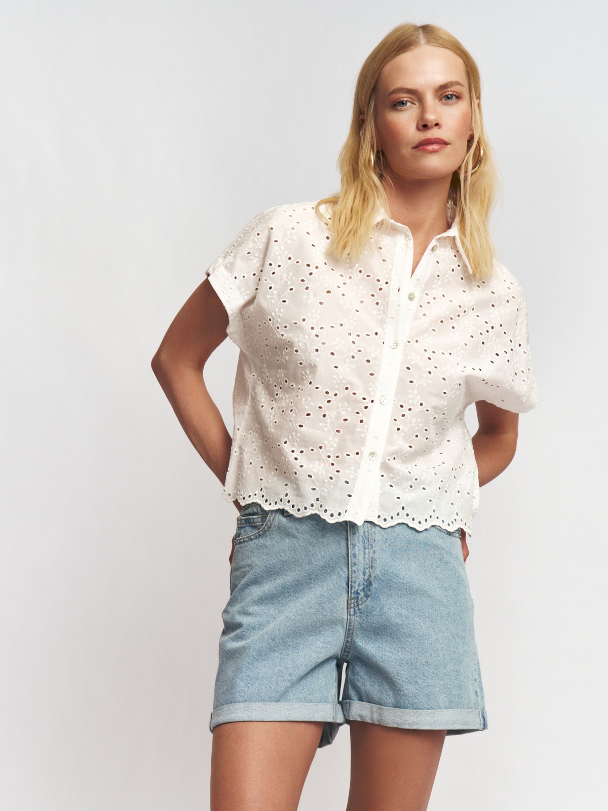 Рубашка из хлопка с вышивкой ришелье и коротким рукавом