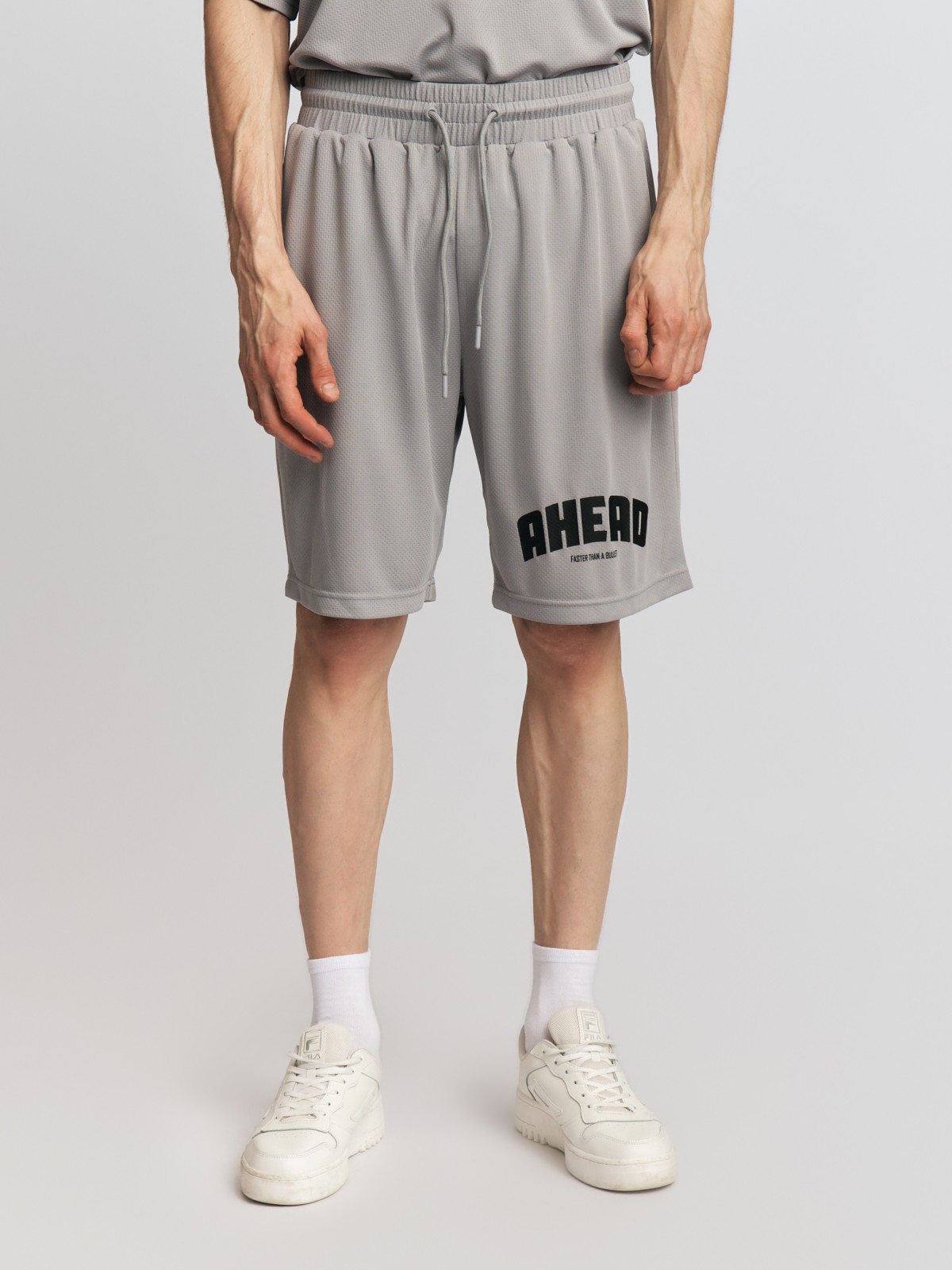 Трикотажные шорты на резинке