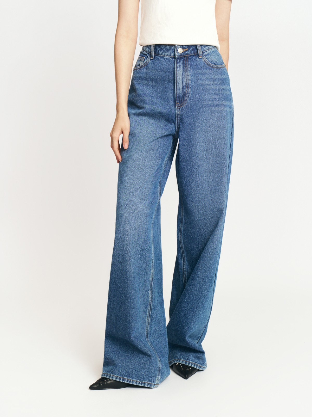 Джинсы силуэта Wide с высокой посадкой