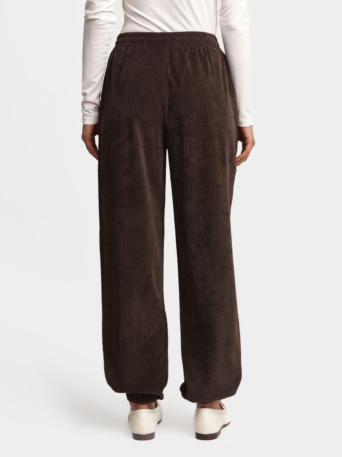 Вельветовые брюки-джоггеры на резинке