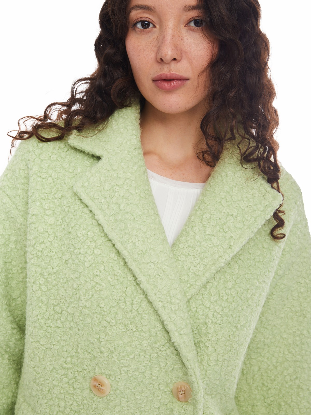 Укороченное пальто из ткани букле без утеплителя на пуговицах zolla 024125807084, цвет лайм, размер XS - фото 4
