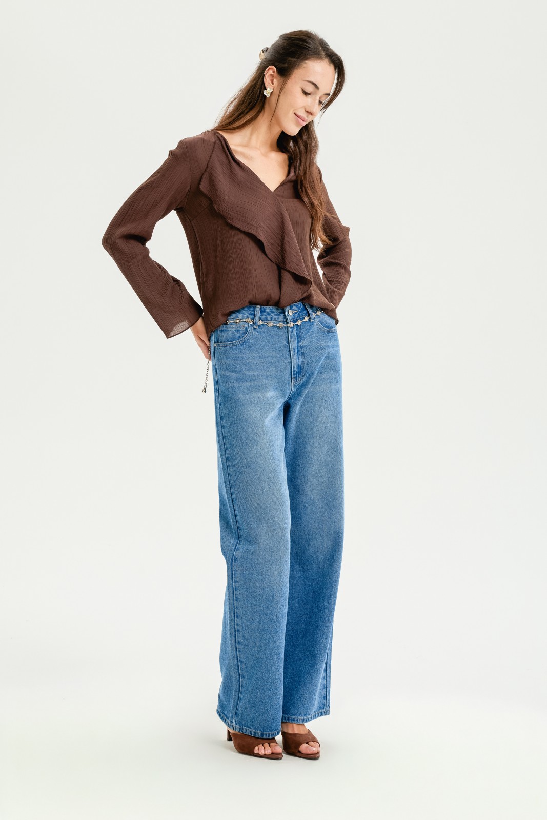 Блузка с воланами