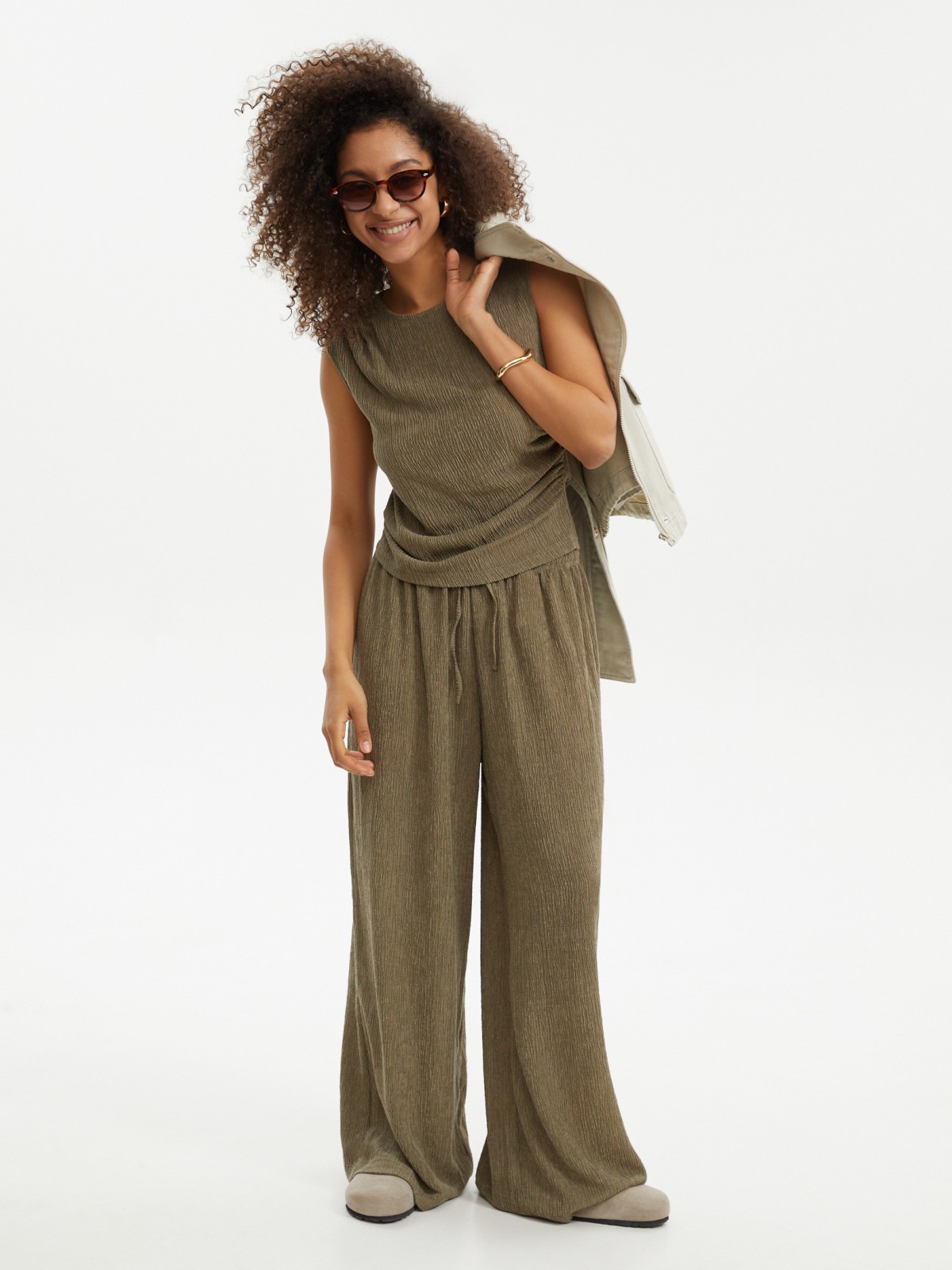 Прямые брюки Wide из жатой ткани на резинке