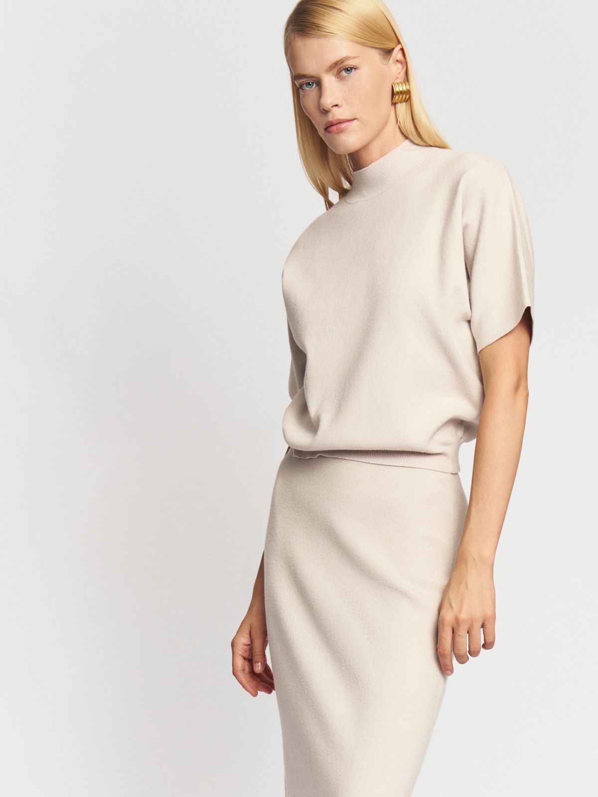 Вязаный джемпер с коротким рукавом летучая мышь