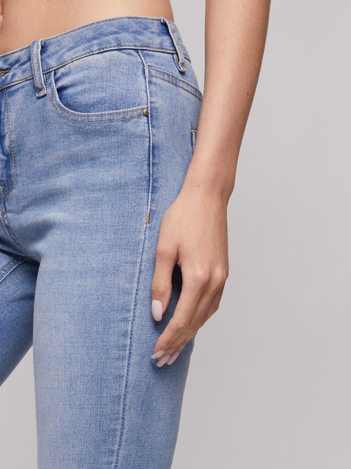 Джинсы силуэта Slim