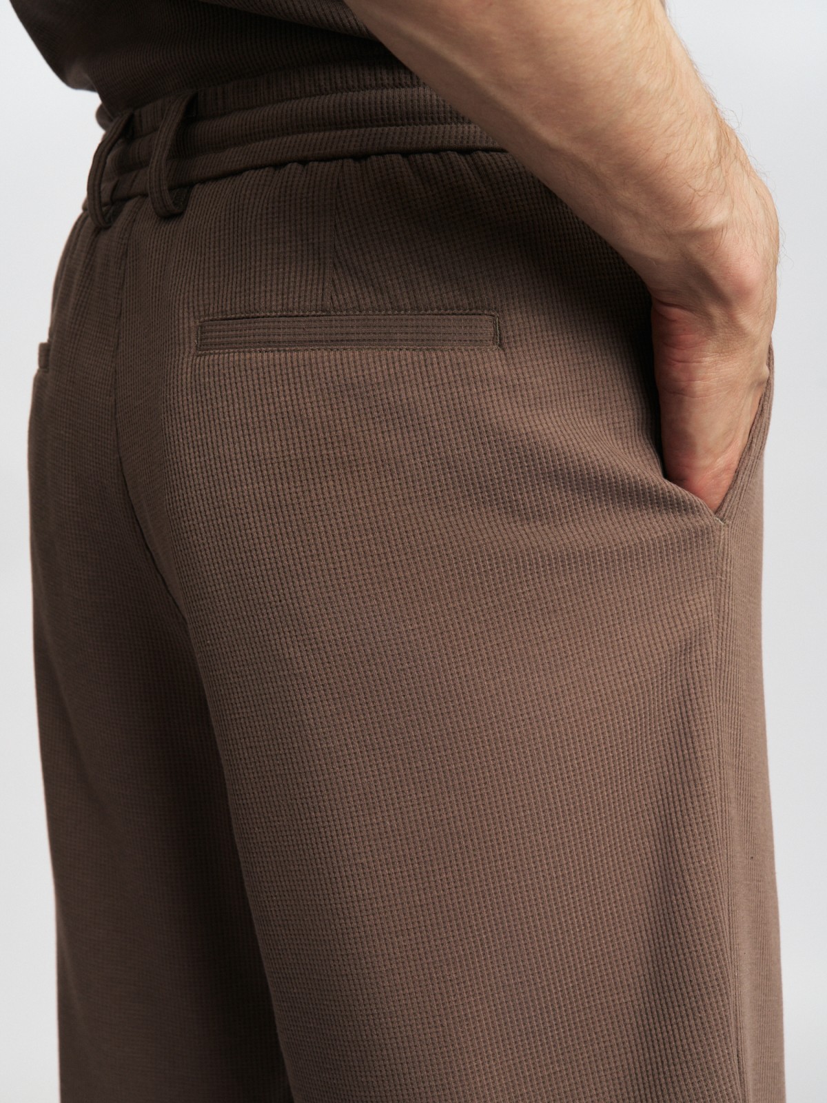 Трикотажные шорты на резинке