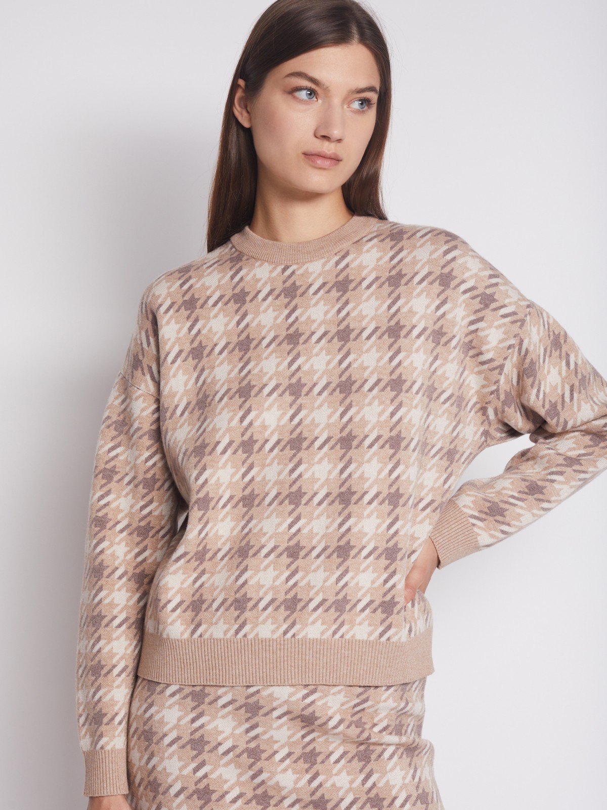 Джемпер с узором в клетку